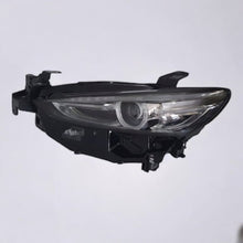 Laden Sie das Bild in den Galerie-Viewer, Frontscheinwerfer Mazda 6 Gj GRF5-51040 Links Scheinwerfer Headlight