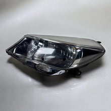 Load image into Gallery viewer, Frontscheinwerfer Toyota Yaris Links Scheinwerfer Headlight