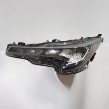 Laden Sie das Bild in den Galerie-Viewer, Frontscheinwerfer Toyota Corolla 8115002S60 LED Links Scheinwerfer Headlight