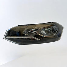 Laden Sie das Bild in den Galerie-Viewer, Frontscheinwerfer VW Polo 2G1941005 Links Scheinwerfer Headlight