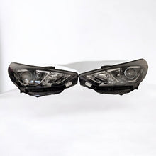 Laden Sie das Bild in den Galerie-Viewer, Frontscheinwerfer Hyundai I30 III G4921-64020 G4921-63040 Rechts oder Links