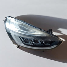 Load image into Gallery viewer, Frontscheinwerfer Renault Clio IV 260100274R Rechts Scheinwerfer Headlight