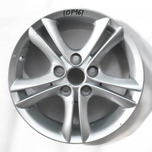 Laden Sie das Bild in den Galerie-Viewer, 1x Alufelge 16 Zoll 6.5&quot; 5x114.3 39ET Glanz Silber PZ474-T0675-Z Toyota Avensis