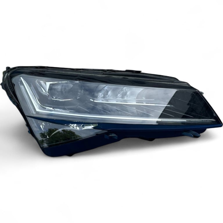 Frontscheinwerfer Skoda Superb III 3V1941016E LED Rechts Scheinwerfer Headlight