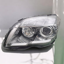 Laden Sie das Bild in den Galerie-Viewer, Frontscheinwerfer Mercedes-Benz W204 A2048205361 Bi-Xenon Links Headlight SCH4193757656vq