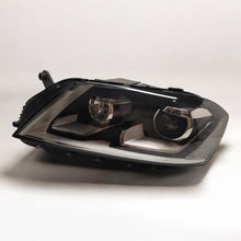 Laden Sie das Bild in den Galerie-Viewer, Frontscheinwerfer VW Passat B7 3AB941751 Xenon Links Scheinwerfer Headlight