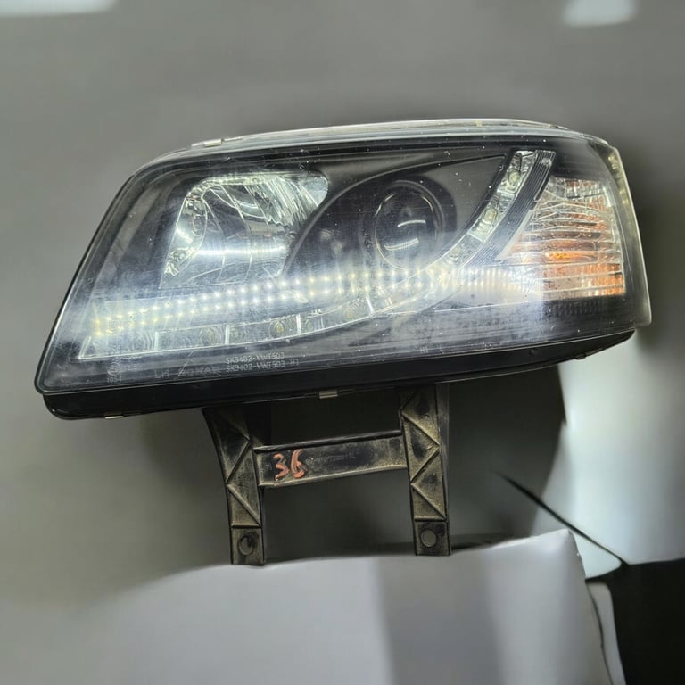 Frontscheinwerfer VW T5 SK3402-VWT503 Ein Stück (Rechts oder Links) Headlight