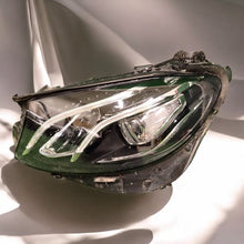 Laden Sie das Bild in den Galerie-Viewer, Frontscheinwerfer Mercedes-Benz W213 A2139068708 Links Scheinwerfer Headlight SCH6523880494xd