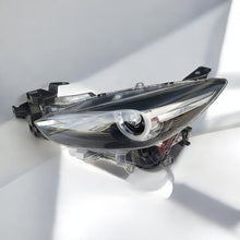 Laden Sie das Bild in den Galerie-Viewer, Frontscheinwerfer Mazda 3 Bm LED Links Scheinwerfer Headlight