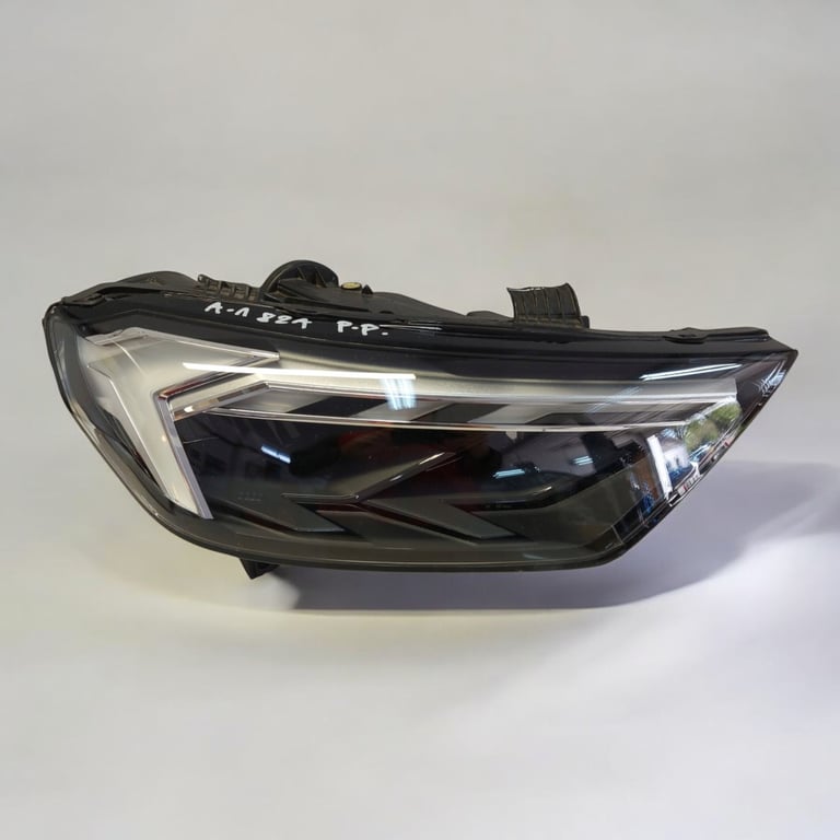 Frontscheinwerfer Audi A1 82A941034 Rechts Scheinwerfer Headlight