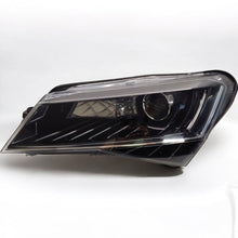 Laden Sie das Bild in den Galerie-Viewer, Frontscheinwerfer Skoda Superb III 3V1941015B Xenon Rechts oder Links