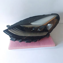Laden Sie das Bild in den Galerie-Viewer, Frontscheinwerfer Tesla Model 3 1077375-30-B Full LED Links Headlight SCH2425893348zu