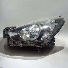 Laden Sie das Bild in den Galerie-Viewer, Frontscheinwerfer Mazda II Dj DB5J-51040 Links Scheinwerfer Headlight