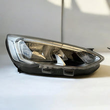 Laden Sie das Bild in den Galerie-Viewer, Frontscheinwerfer Ford Focus JX7B-13W029-AE Rechts Scheinwerfer Headlight SCH1066489880jw