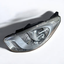Laden Sie das Bild in den Galerie-Viewer, Frontscheinwerfer Hyundai I10 Links Scheinwerfer Headlight SCH2490403224cf