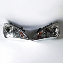 Laden Sie das Bild in den Galerie-Viewer, Frontscheinwerfer Genesis Coupe Ein Stück (Rechts oder Links) Headlight SCH7390715900fo