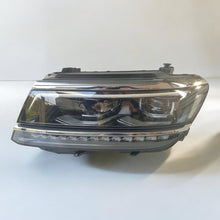 Laden Sie das Bild in den Galerie-Viewer, Frontscheinwerfer VW Tiguan 5NB941081 Links Scheinwerfer Headlight