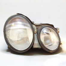 Laden Sie das Bild in den Galerie-Viewer, Frontscheinwerfer Mercedes-Benz Clk Rechts Scheinwerfer Headlight