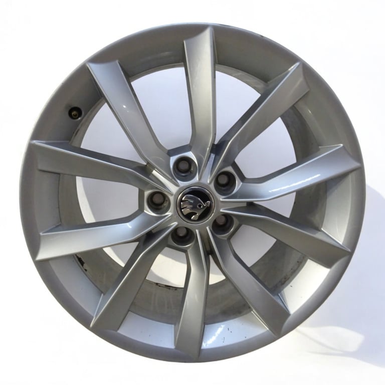 1x Alufelge 18 Zoll 8.0" 5x112 44ET Glanz Silber 3V0601025J Skoda Superb Iii