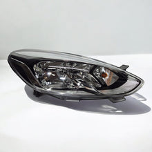 Laden Sie das Bild in den Galerie-Viewer, Frontscheinwerfer Ford Fiesta H1BB-13W029-AD Rechts Scheinwerfer Headlight SCH9448756483kb