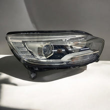 Laden Sie das Bild in den Galerie-Viewer, Frontscheinwerfer Renault Scenic Rechts Scheinwerfer Headlight SCH6638942154zd