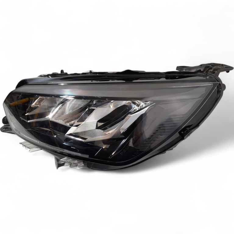 Frontscheinwerfer Peugeot 2008 II E219048 Ein Stück (Rechts oder Links)