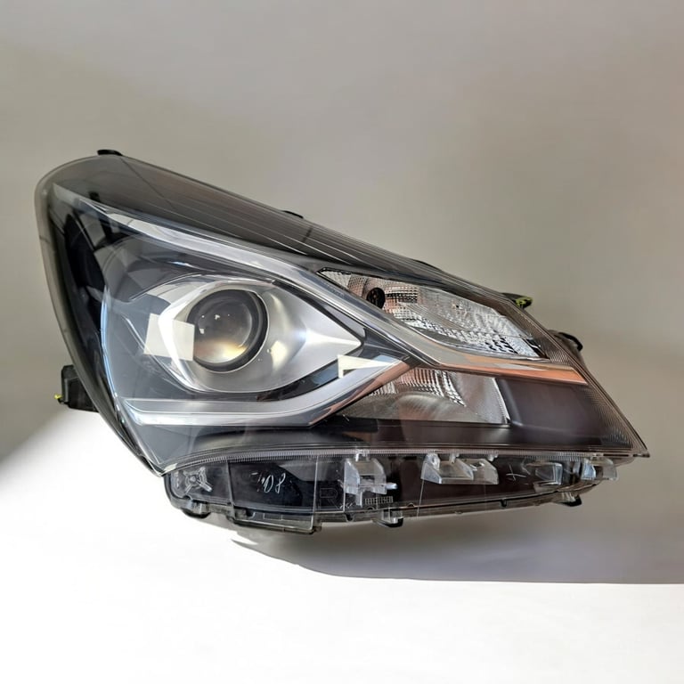 Frontscheinwerfer Toyota Yaris LED Rechts Scheinwerfer Headlight