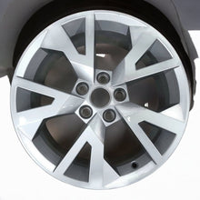 Laden Sie das Bild in den Galerie-Viewer, 1x Alufelge 17 Zoll 7.0&quot; 5x112 45ET Glanz Silber 5E0601025 Skoda Octavia Iii