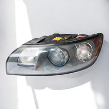 Load image into Gallery viewer, Frontscheinwerfer Volvo S40 V50 30698889 Links Scheinwerfer Headlight SCH8876912770rj