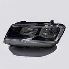 Laden Sie das Bild in den Galerie-Viewer, Frontscheinwerfer VW Tiguan 5NB941005B Halogen Links Scheinwerfer Headlight