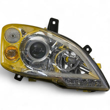 Laden Sie das Bild in den Galerie-Viewer, Frontscheinwerfer Mercedes-Benz Viano W639 Vito A6398202961 Xenon Rechts