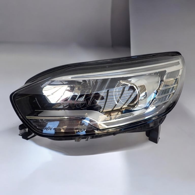 Frontscheinwerfer Renault Scenic 260606727R Ein Stück (Rechts oder Links) SCH2593775416qm
