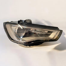 Laden Sie das Bild in den Galerie-Viewer, Frontscheinwerfer Audi A3 8V0941006C Xenon Rechts Scheinwerfer Headlight