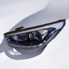 Load image into Gallery viewer, Frontscheinwerfer Hyundai Ix35 92101-2SXXX Xenon Links Scheinwerfer Headlight