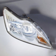 Load image into Gallery viewer, Frontscheinwerfer Ford Focus 8M51-13W029-AD Rechts Scheinwerfer Headlight