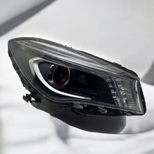 Laden Sie das Bild in den Galerie-Viewer, Frontscheinwerfer Mercedes-Benz Cla Amg A1179069000 Xenon Rechts Headlight SCH5710228191ro