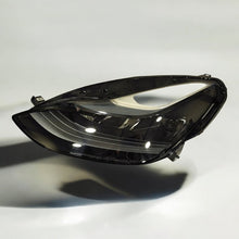 Laden Sie das Bild in den Galerie-Viewer, Frontscheinwerfer Tesla Model Y 1514952-00-D LED Links Scheinwerfer Headlight