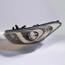 Load image into Gallery viewer, Frontscheinwerfer Hyundai I30 92101A6090 Links Scheinwerfer Headlight