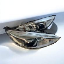 Laden Sie das Bild in den Galerie-Viewer, Frontscheinwerfer Ford Focus F1EB13D154-AD Ein Stück (Rechts oder Links) SCH2063881223gw