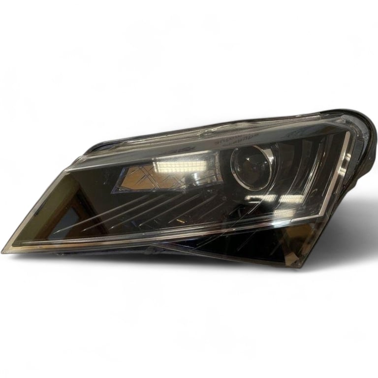 Frontscheinwerfer Skoda Superb III 3V1941015B LED Ein Stück (Rechts oder Links)
