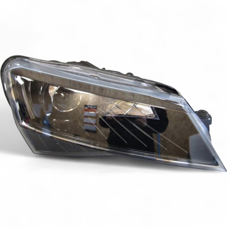 Frontscheinwerfer Skoda Superb III 3V1941016B Xenon Rechts Headlight