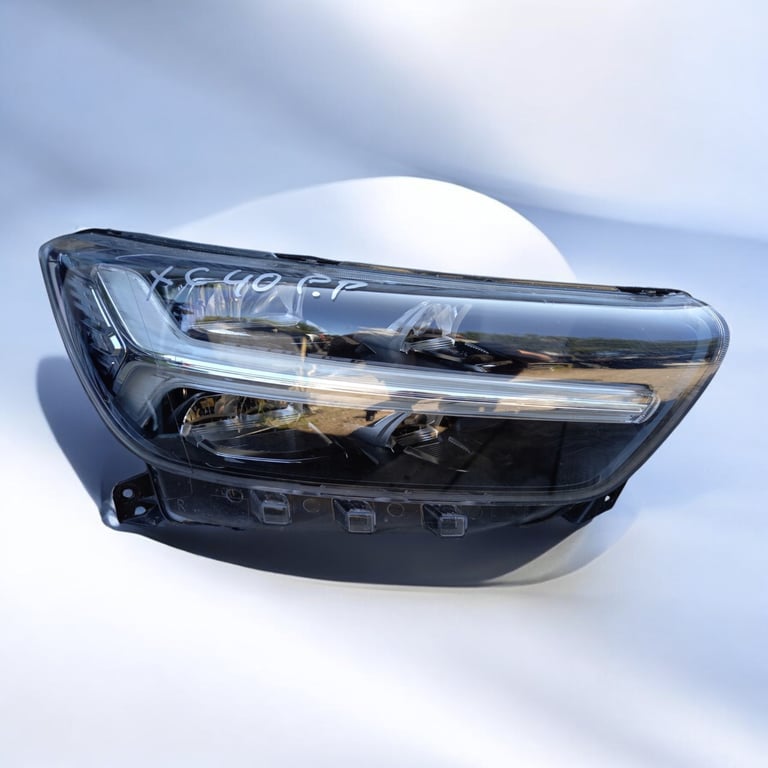 Frontscheinwerfer Volvo Xc40 32342525 32342524 LED Ein Stück (Rechts oder Links) SCH2933600006zg