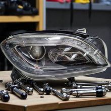 Laden Sie das Bild in den Galerie-Viewer, Frontscheinwerfer Mercedes-Benz W166 A1668207959 Rechts Scheinwerfer Headlight SCH2793300414ra