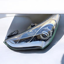 Load image into Gallery viewer, Frontscheinwerfer Hyundai Veloster 92101-2V160 Links Scheinwerfer Headlight