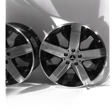 Laden Sie das Bild in den Galerie-Viewer, 4x Alufelge 18 Zoll 7.5&quot; 5x112 53ET Glanz Grau A2474012800 Mercedes-Benz W247