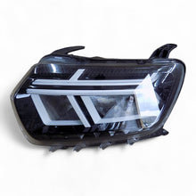 Load image into Gallery viewer, Frontscheinwerfer Dacia Duster 260602465R Links Scheinwerfer Headlight SCH1993757004ci