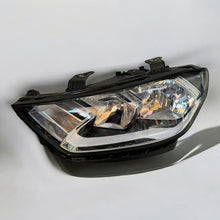 Load image into Gallery viewer, Frontscheinwerfer Audi A1 82A941003 Links Scheinwerfer Headlight