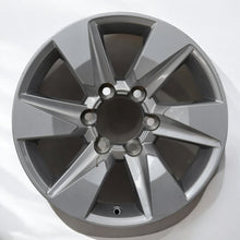 Laden Sie das Bild in den Galerie-Viewer, 1x Alufelge 17 Zoll 7.5&quot; 6x139.7 25ET Glanz Silber Toyota Rim Wheel