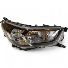 Load image into Gallery viewer, Frontscheinwerfer Toyota Hilux VIII Rechts Scheinwerfer Headlight SCH5834138430ya
