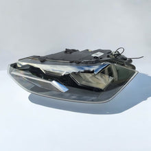 Laden Sie das Bild in den Galerie-Viewer, Frontscheinwerfer VW Polo 2G1941005 Links Scheinwerfer Headlight SCH9377567124jx